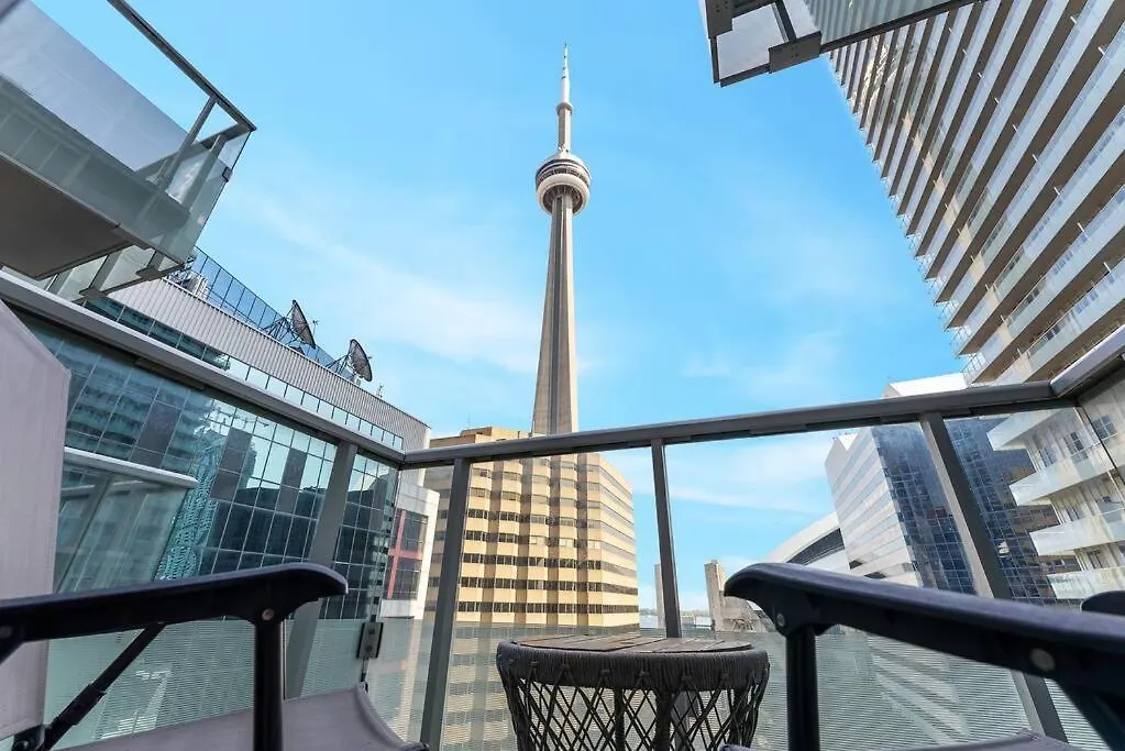 Apartment Next To Rogers Center, With Cn Tower View, Lake View, And Free Parking Toronto